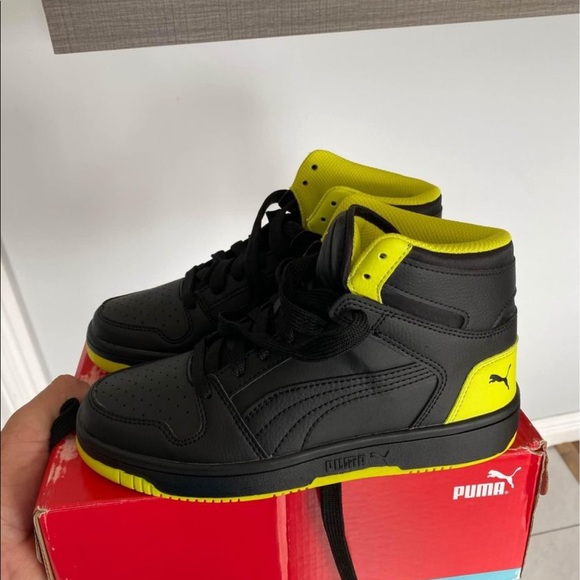 Brand New Kids Puma Hightops - Picture 1 of 5